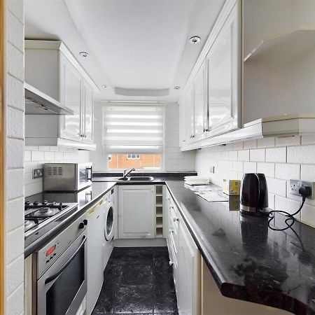 Parsonage Leys Apartment Harlow Exterior photo
