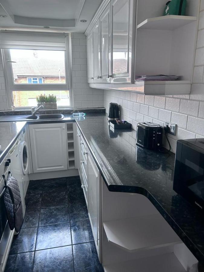 Parsonage Leys Apartment Harlow Exterior photo